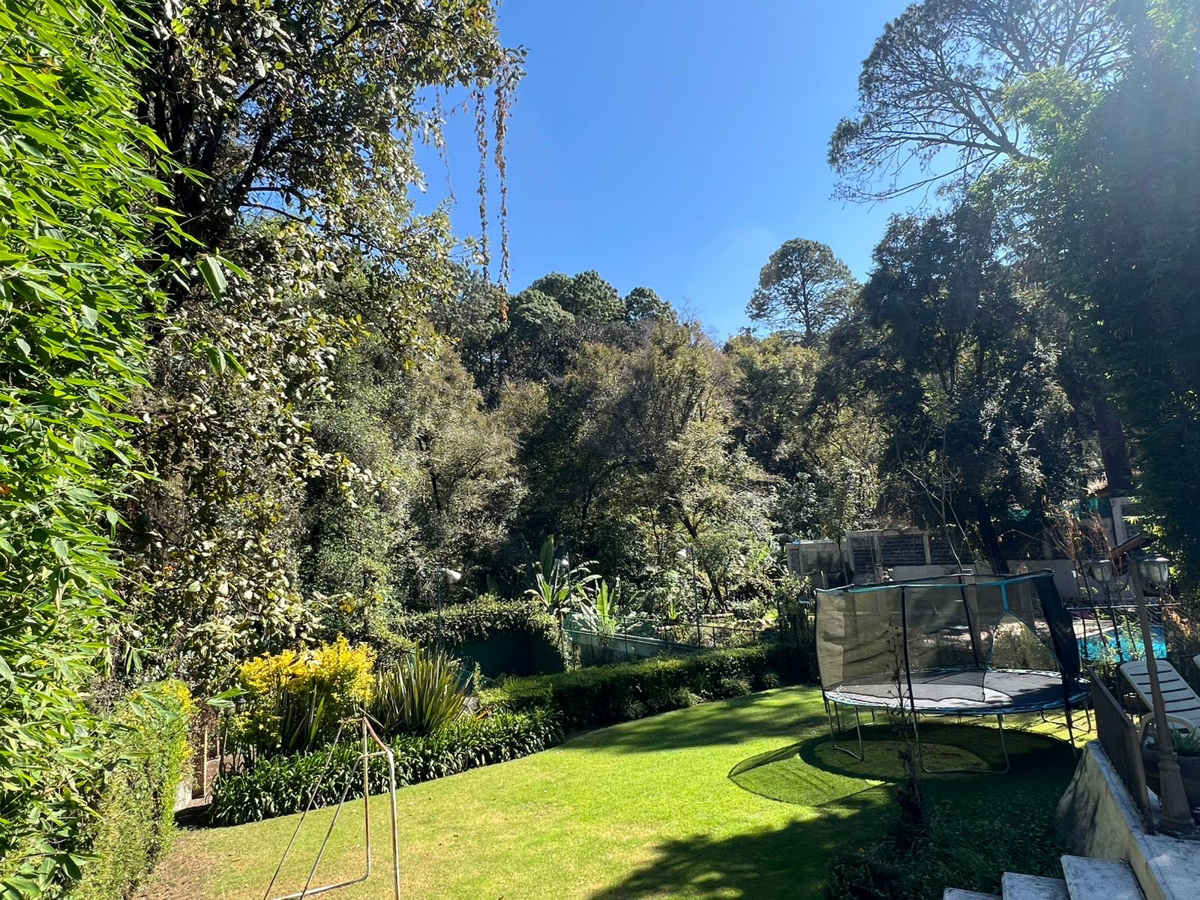 Casa en venta en Avandaro, Valle de Bravo — foto 1 de 35