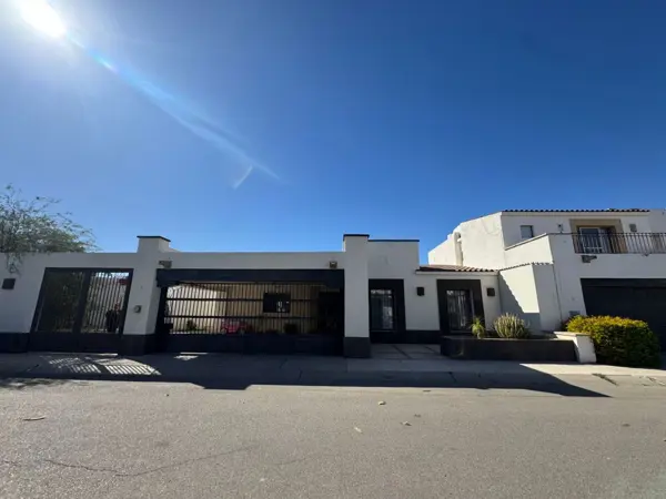 Casa en venta en La Encantada Privada Alebrijes, Hermosillo, Sonora