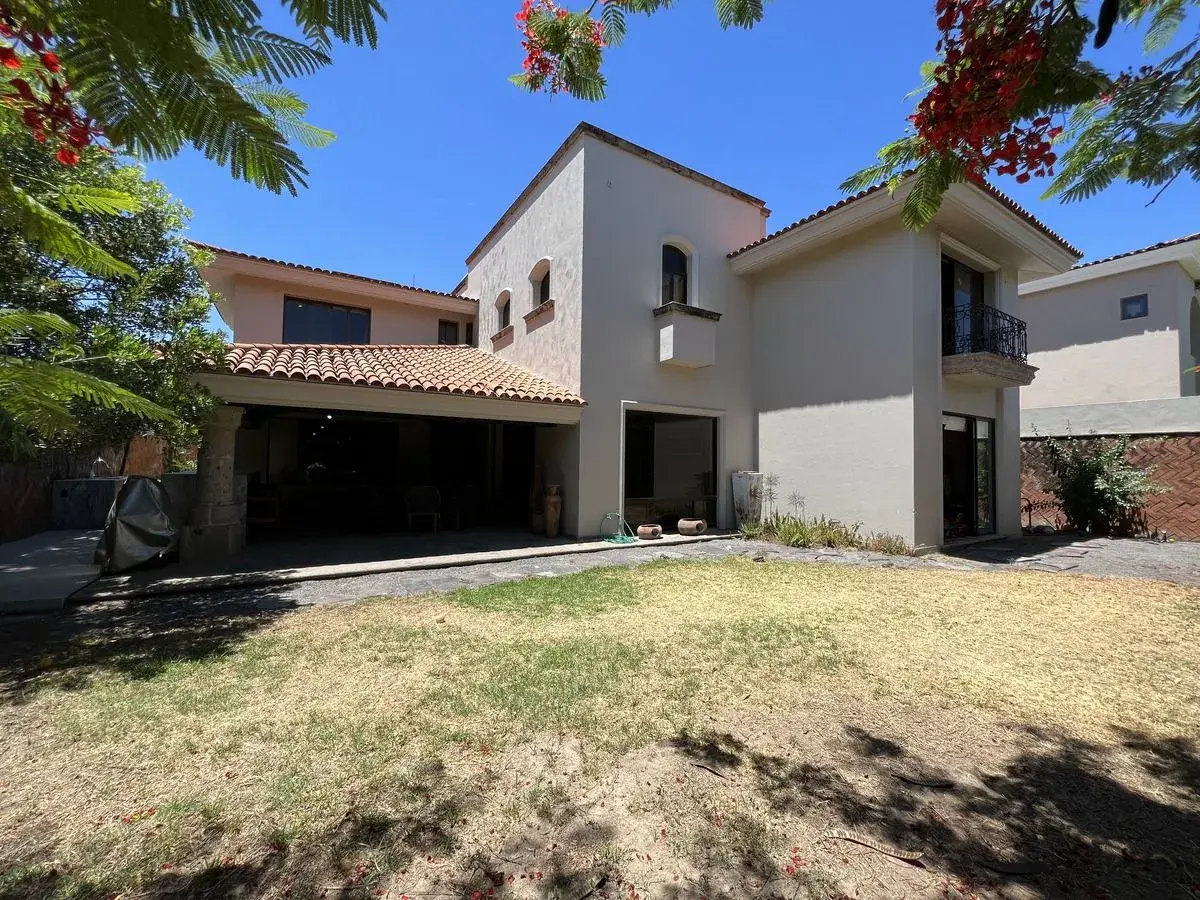 Casa en renta en Atlas Colomos, Zapopan — foto 1 de 14