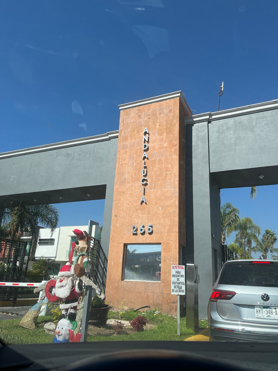 Casa en venta en Nueva Galicia Residencial, Tlajomulco de Zúñiga — foto 1 de 39