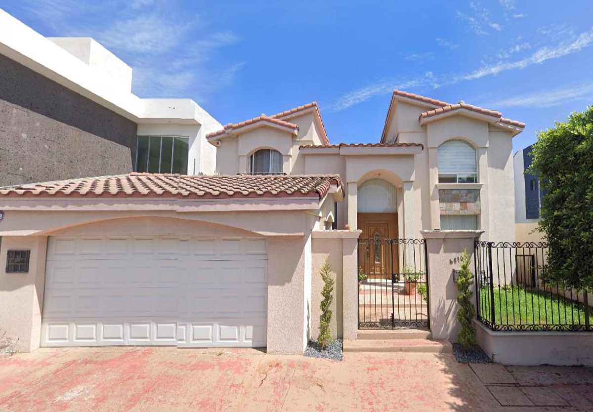 Casa en venta en Jardines de Chapultepec S-E, Tijuana — foto 1 de 7