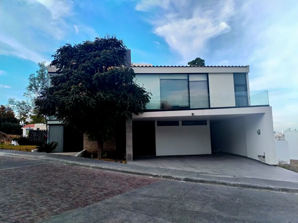 Casa en renta en Lomas de Angelópolis, San Andrés Cholula — foto 1 de 13
