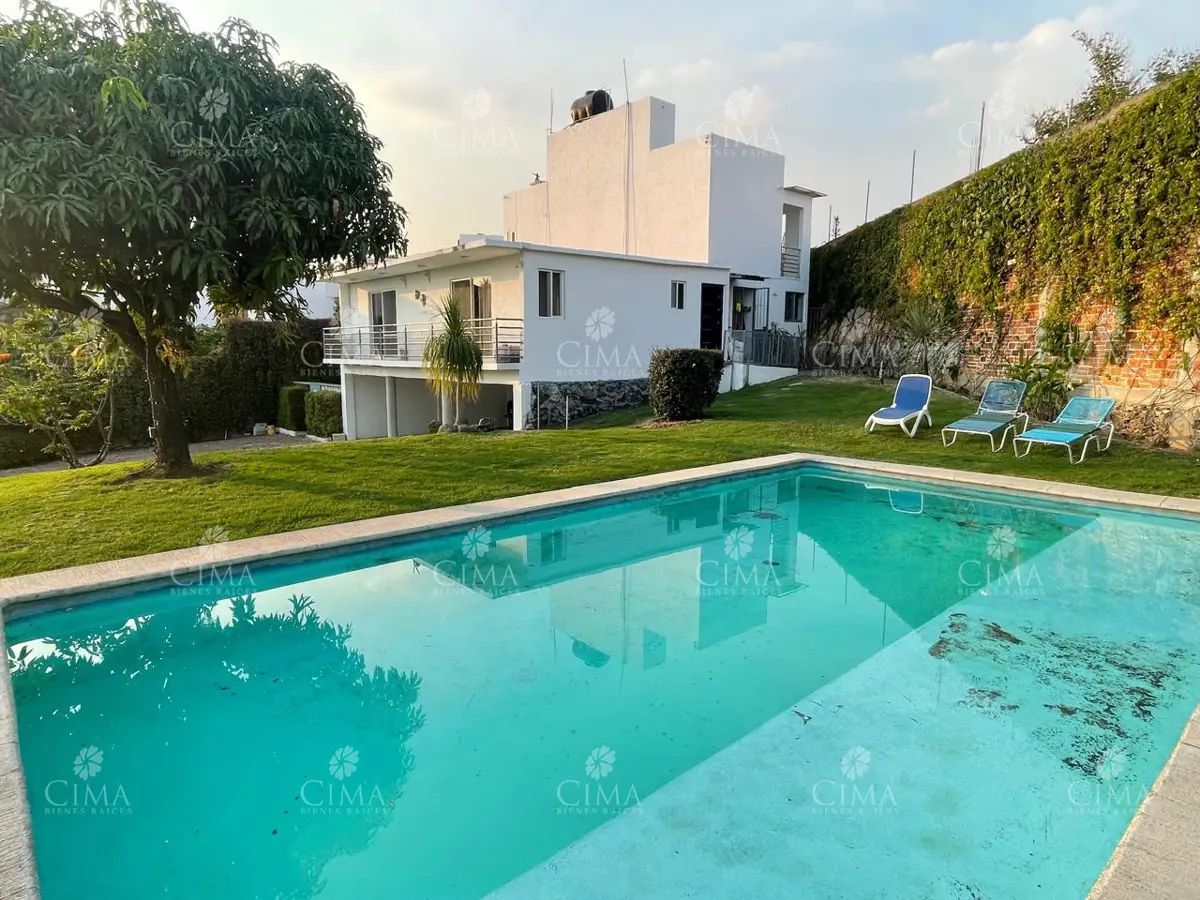 Casa en venta en Lomas de Tzompantle, Cuernavaca — foto 1 de 34