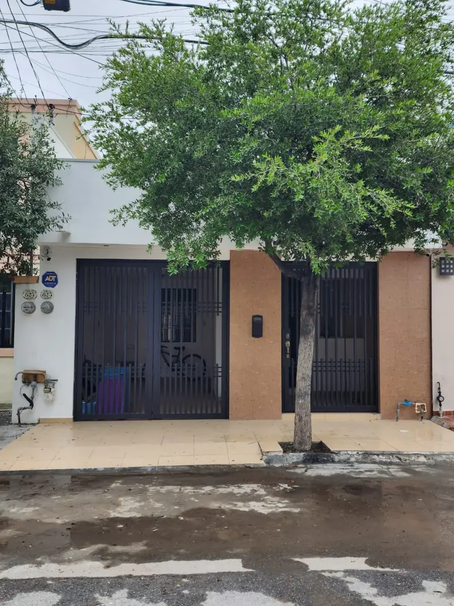 Casa en venta en Mision de Fundadores, Apodaca — foto 1 de 10