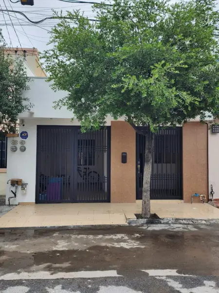 Casa en venta en Mision de Fundadores, Apodaca, Nuevo León