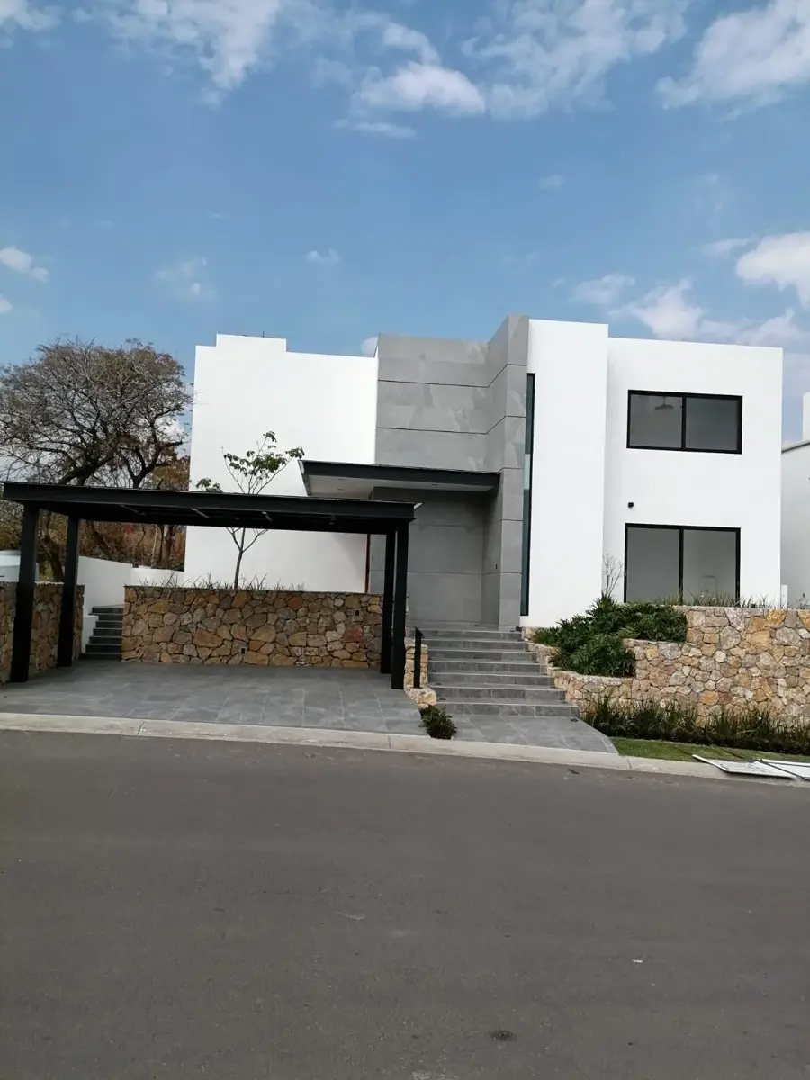 Casa en venta en Lomas de Cocoyoc, Atlatlahucan — foto 1 de 42