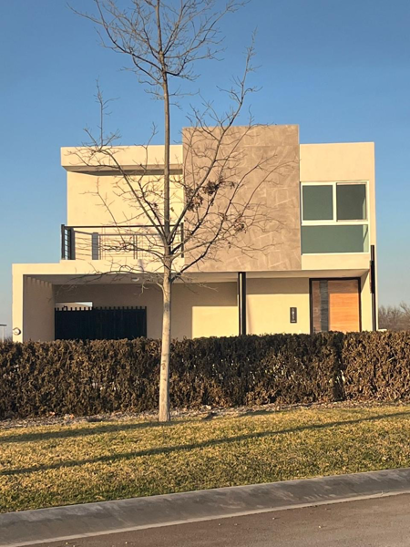 Casa en renta en Valle de Fontanna, Ramos Arizpe — foto 2 de 38