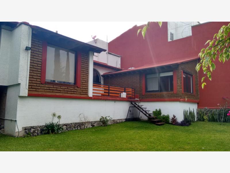 Casa en venta en Lomas de Atzingo, Cuernavaca — foto 1 de 53