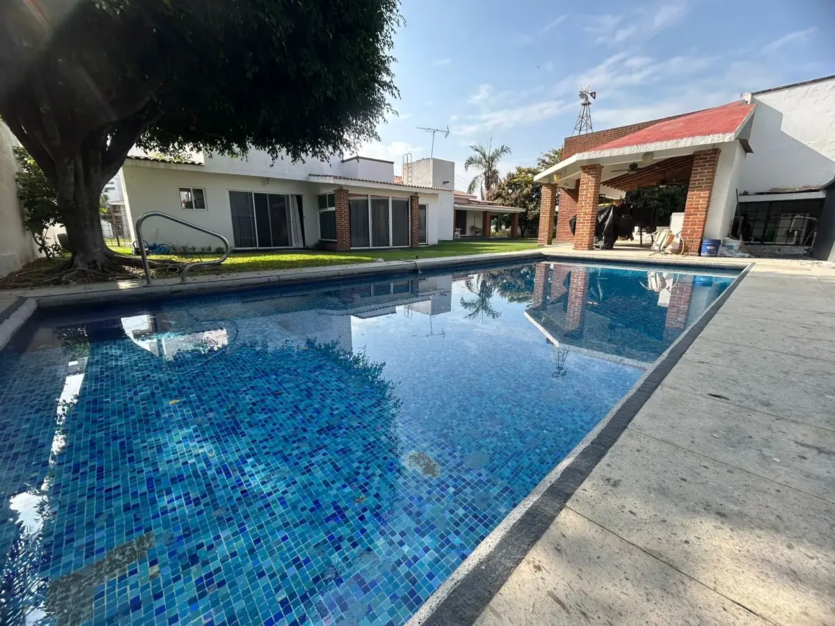 Casa en venta en Lomas de Cocoyoc, Atlatlahucan — foto 1 de 32