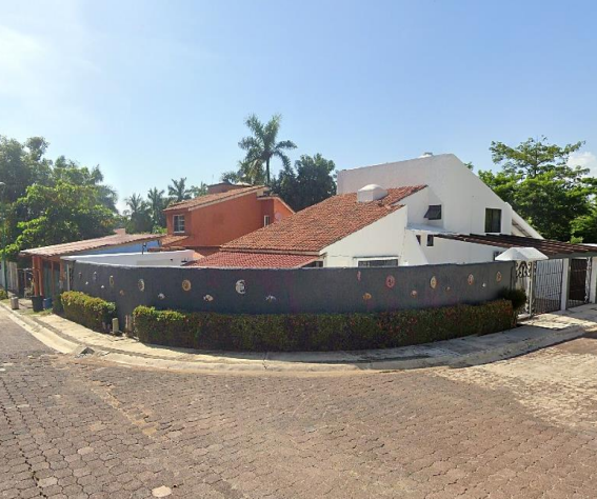 Casa en venta en Zihuatanejo (Ixtapa-Zihuatanejo), Zihuatanejo de Azueta — foto 1 de 10