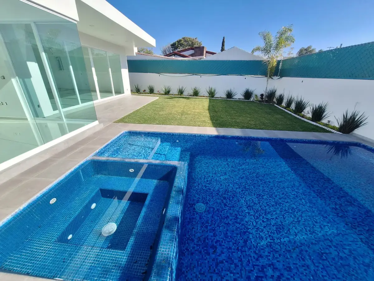 Casa en venta en Lomas de Cocoyoc, Atlatlahucan — foto 1 de 17