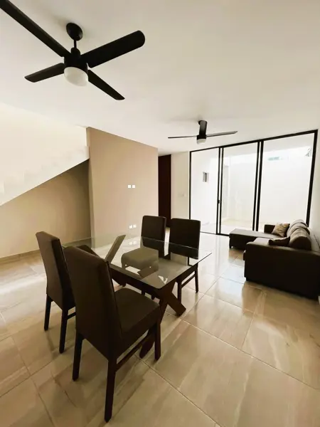 Casa en renta en Leandro Valle, Mérida — foto 2 de 11