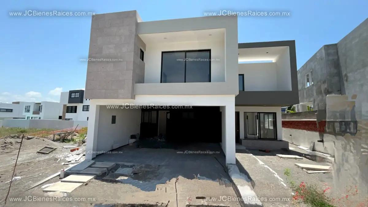 Casa en venta en Boca del Rio Centro, Boca del Río — foto 1 de 18