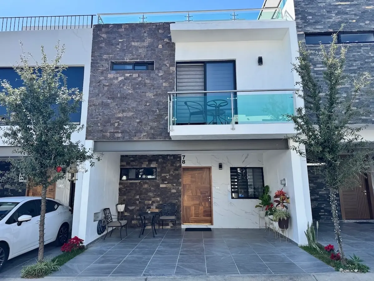 Casa en venta en Haciendas Del Valle, Zapopan — foto 1 de 27