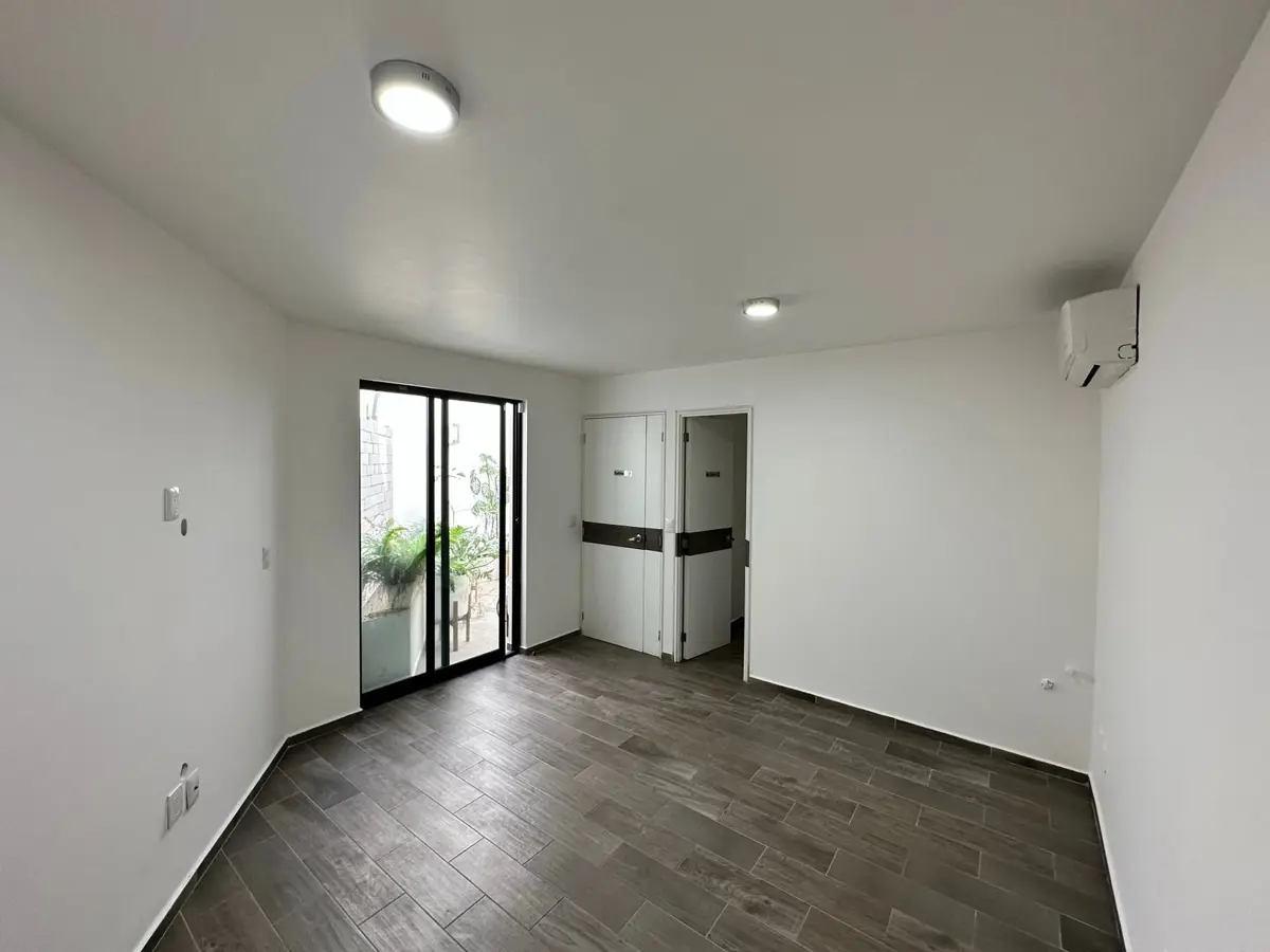 Consultorio en renta en Jardines de San Ignacio, Zapopan — foto 1 de 8