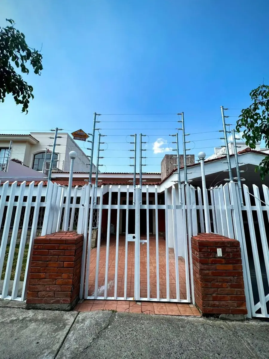 Casa en renta en Bugambilias, Zapopan — foto 1 de 18