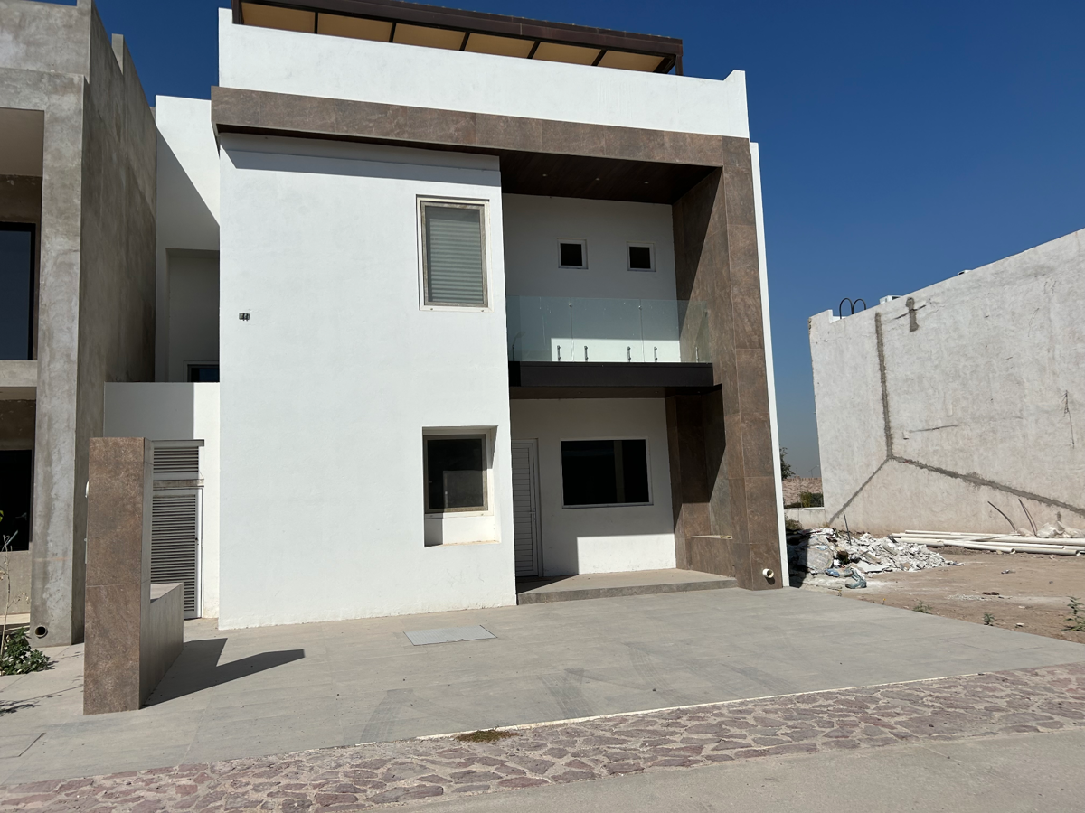 Casa en venta en Altozano la Nueva Laguna, Gómez Palacio — foto 1 de 14