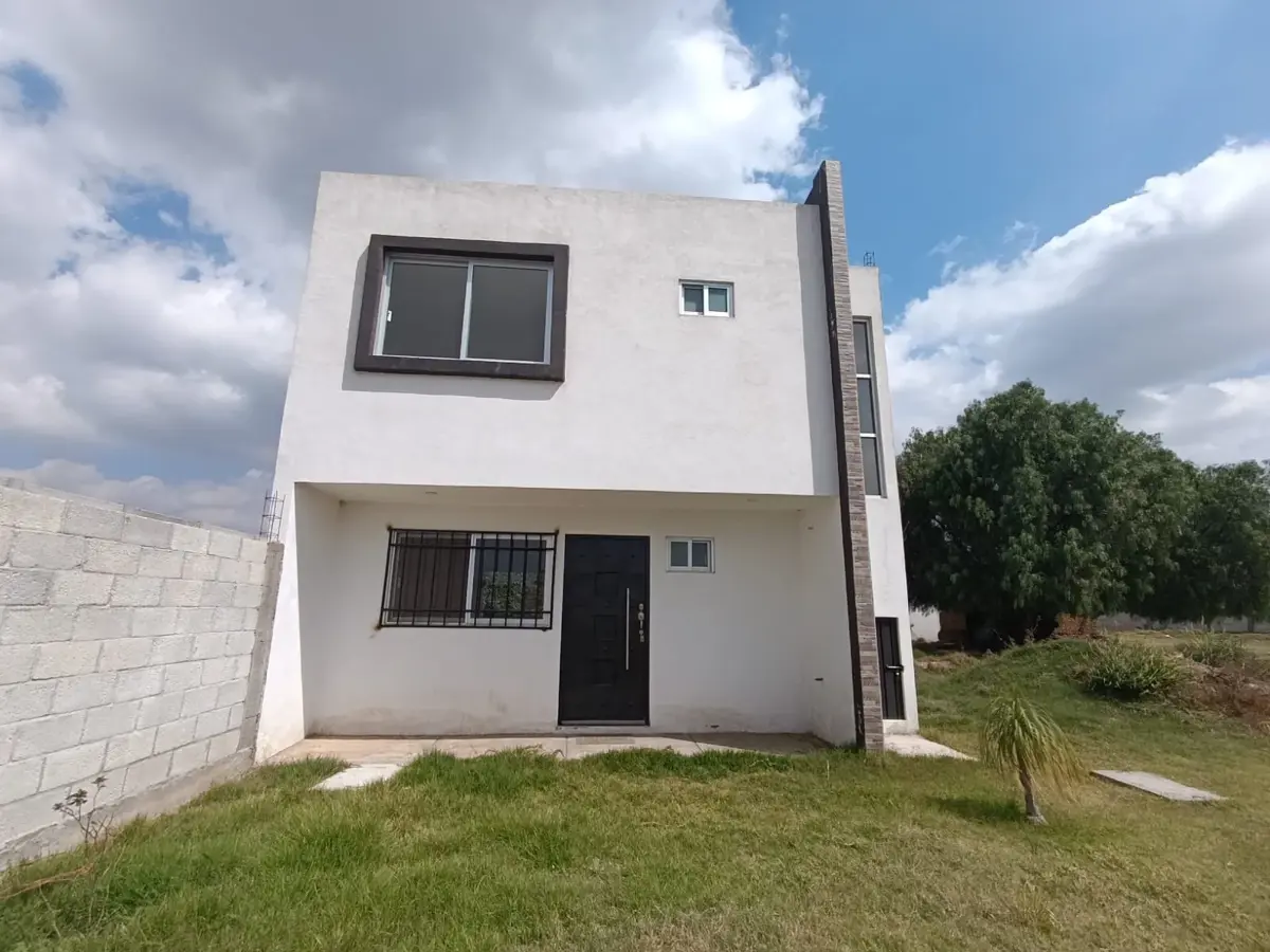 Casa en venta en San Francisco Ocotlán (Ocotlán), Coronango — foto 1 de 16