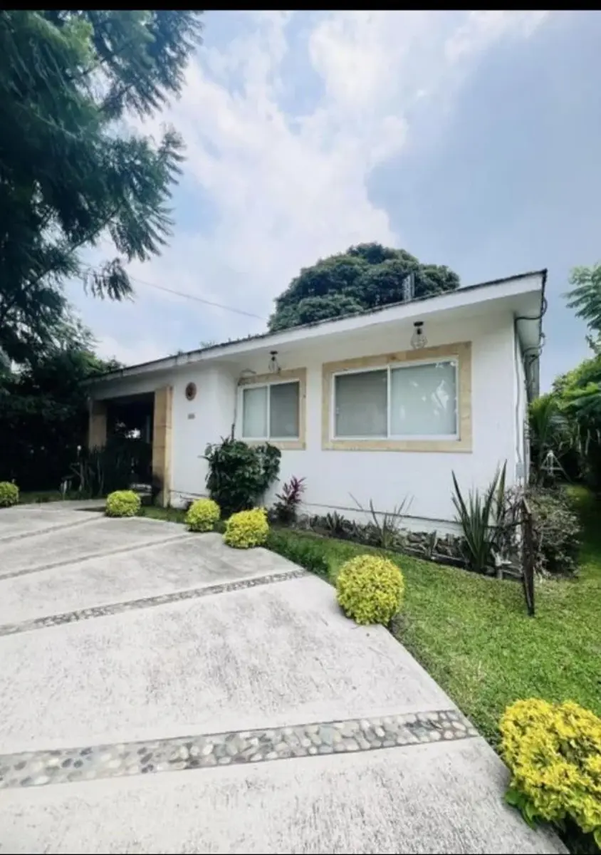 Casa en venta en Lomas de Cocoyoc, Atlatlahucan — foto 1 de 3