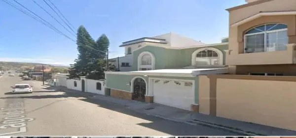 Casa en venta en Valle Dorado, Ensenada — foto 2 de 6