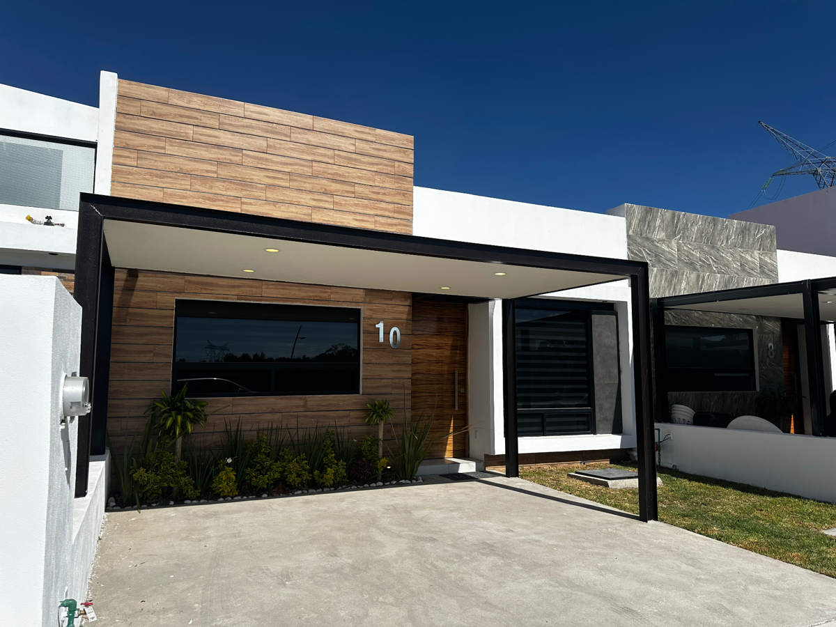 Casa en venta en Cañadas del Arroyo, Corregidora — foto 1 de 18