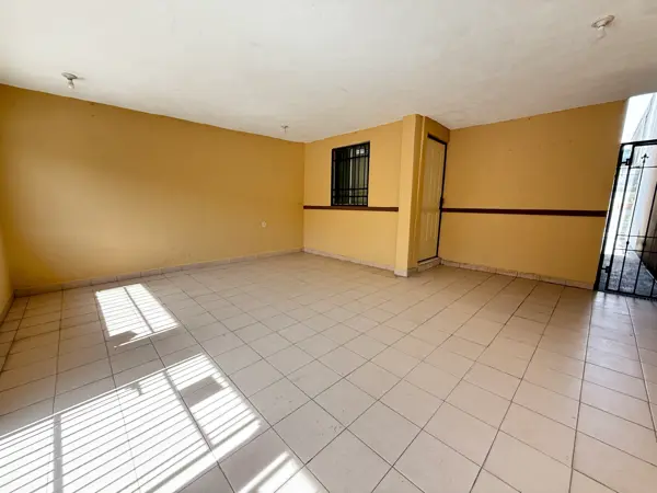 Casa en venta en Nuevo las Puentes Primer Sector, Apodaca — foto 2 de 17