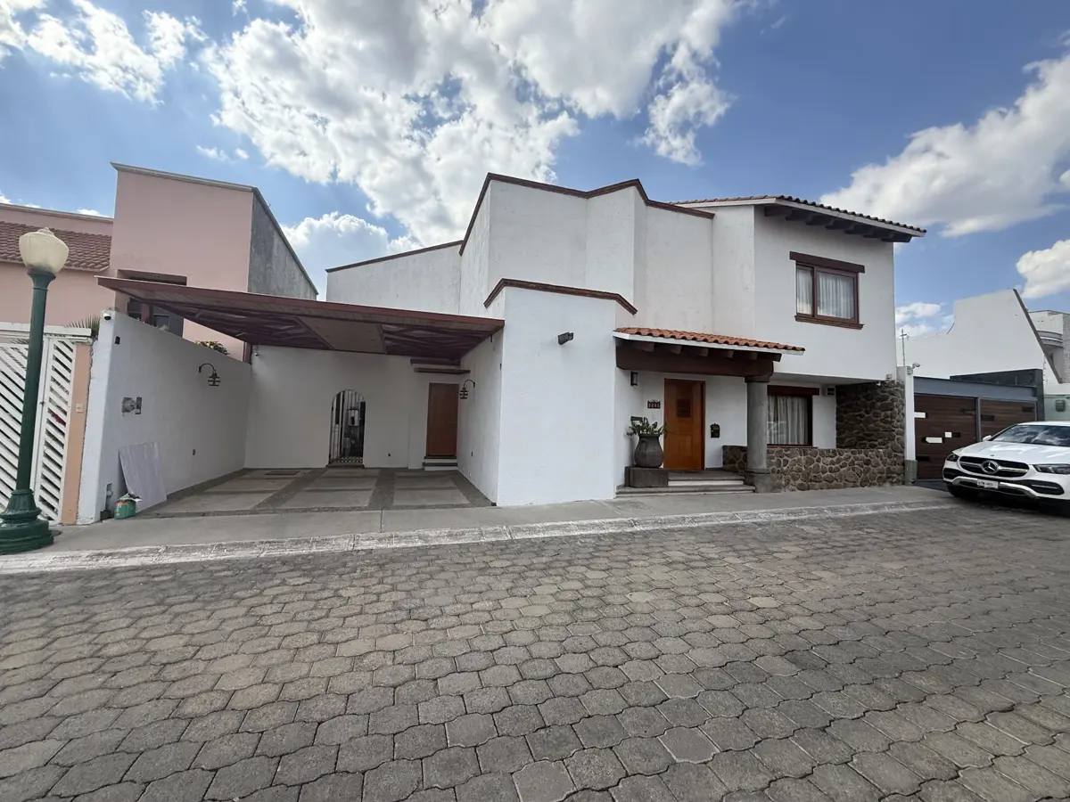 Casa en venta en Arboledas de San Javier, Pachuca de Soto — foto 1 de 31