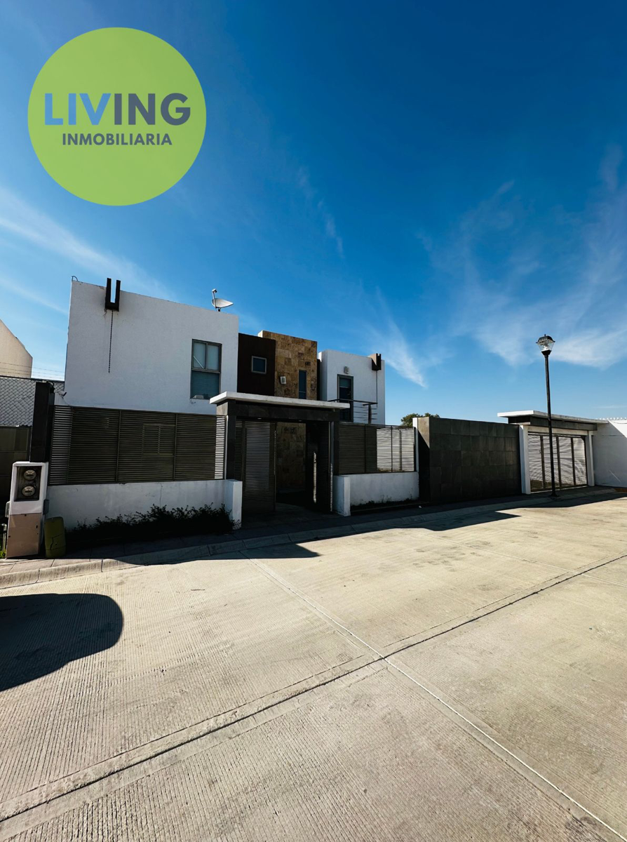 Casa en venta en Paseos de Chavarría, Mineral de la Reforma — foto 1 de 22
