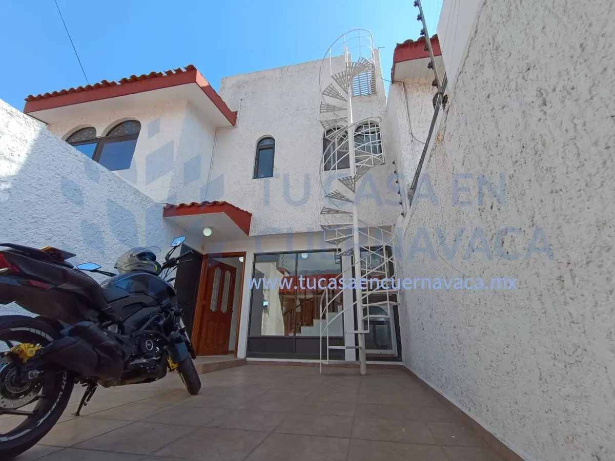 Casa en venta en Bellavista, Cuernavaca — foto 1 de 30