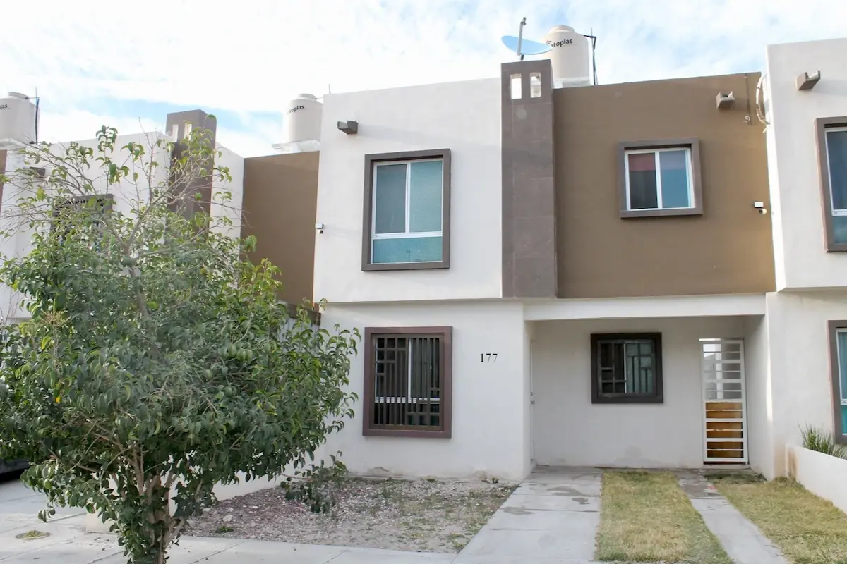 Casa en renta en Valle de los Almendros, Saltillo — foto 1 de 23