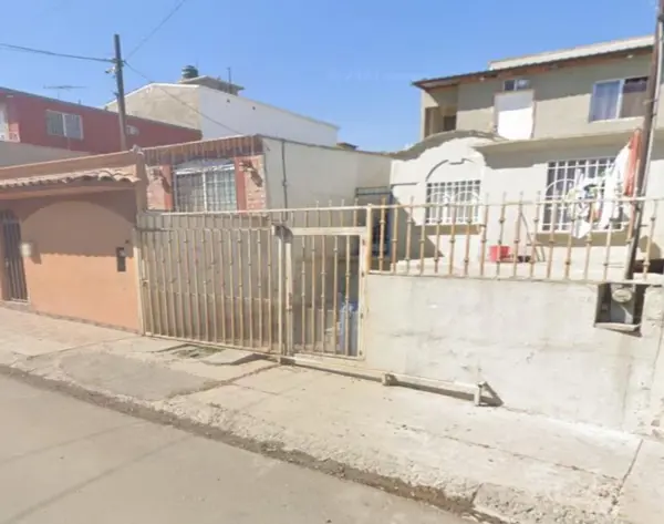 Casa en venta en Villa Fontana I, Tijuana — foto 2 de 8