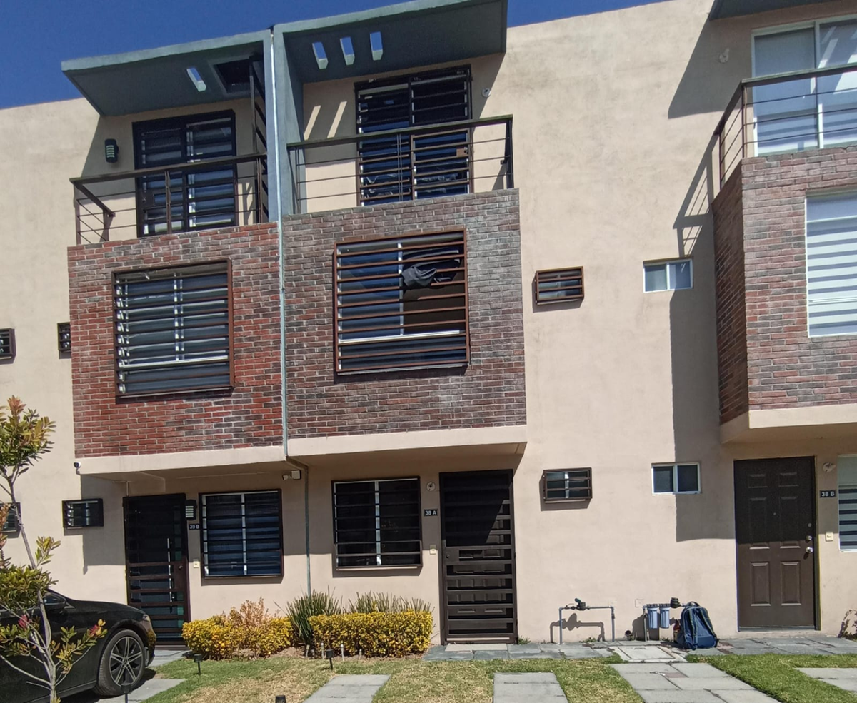 Casa en venta en Los Héroes Coacalco, Coacalco de Berriozábal — foto 1 de 30