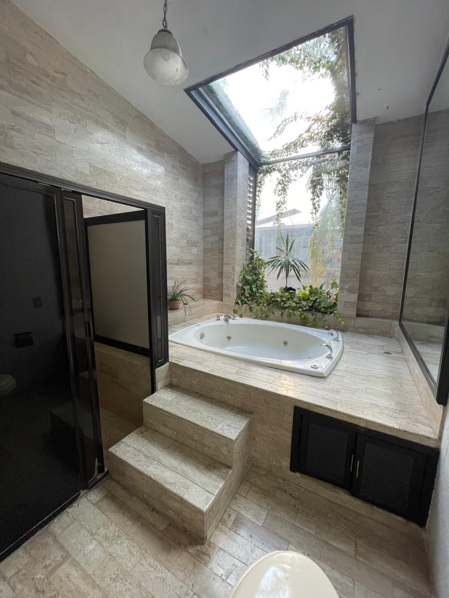 Casa en venta en Villa Universitaria, Zapopan — foto 1 de 27