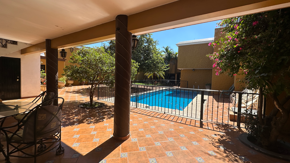 Quinta en venta en Tlaquepaque Centro, San Pedro Tlaquepaque — foto 1 de 122