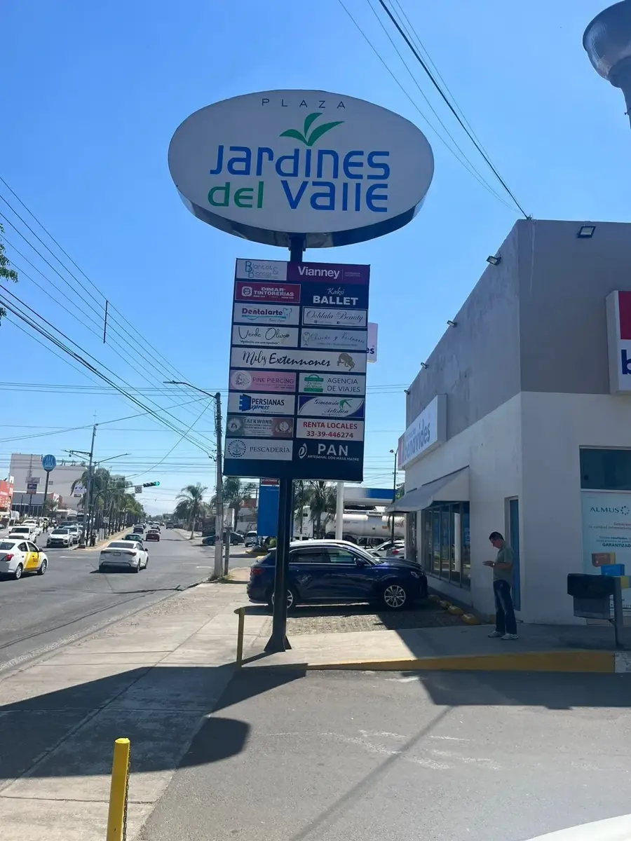 Local en venta en Jardines Del Valle, Zapopan — foto 1 de 5