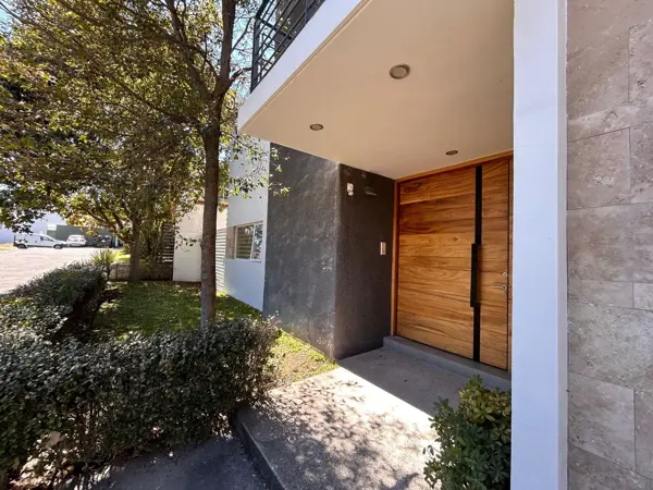 Casa en venta en Bosques Santa Anita, Tlajomulco de Zúñiga — foto 2 de 13