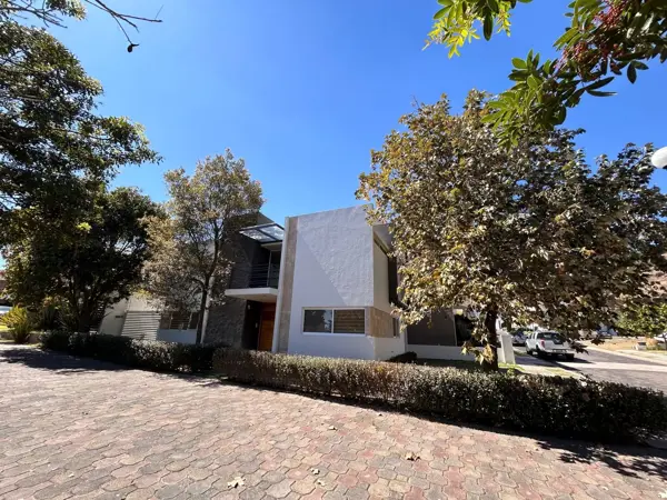 Casa en venta en Bosques Santa Anita, Tlajomulco de Zúñiga — foto 3 de 13