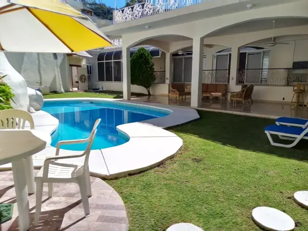Casa en venta en Playa Guitarrón, Acapulco de Juárez — foto 2 de 4