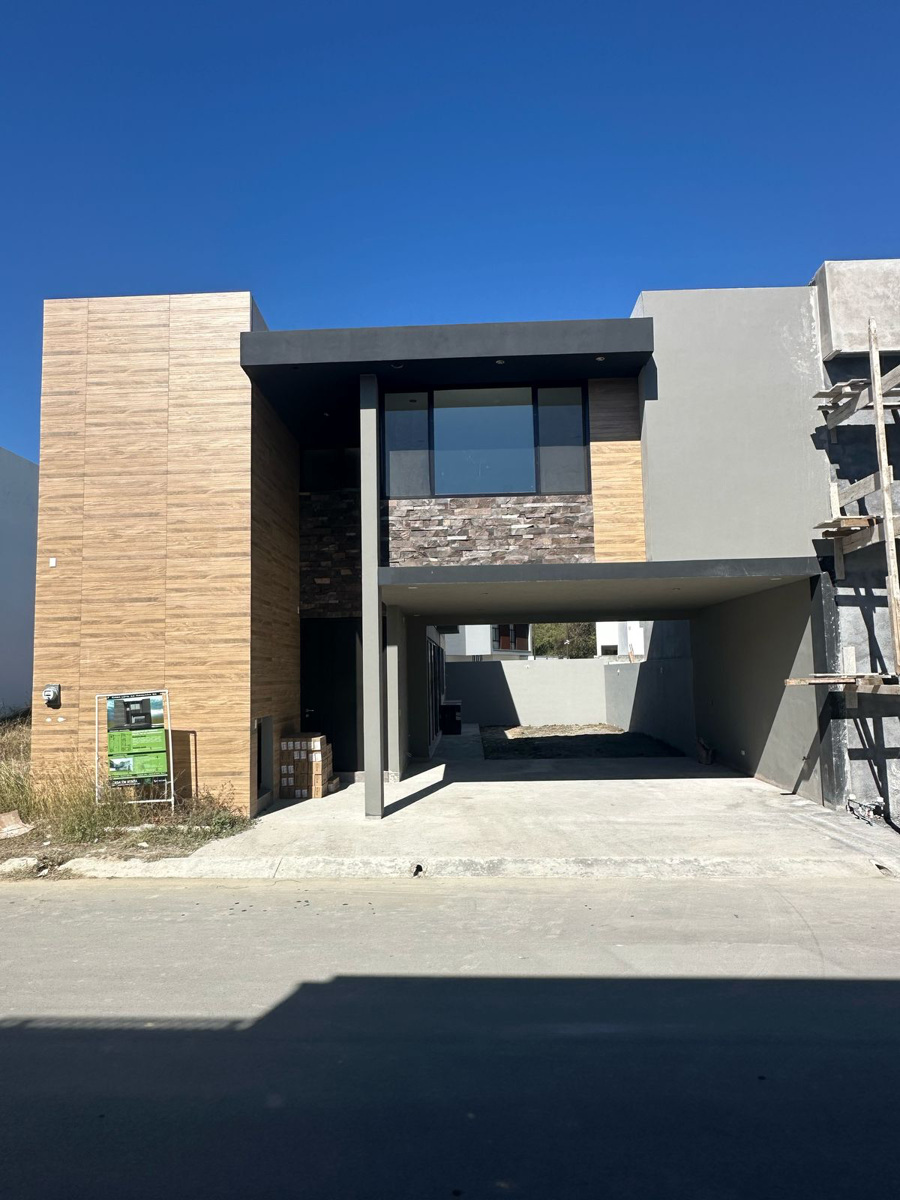 Casa en venta en Altares Residencial, Santiago — foto 1 de 17