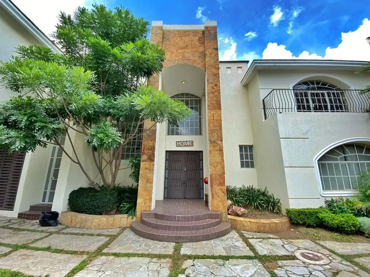 Casa en venta en Lomas de Santa Anita, Tlajomulco de Zúñiga — foto 1 de 27