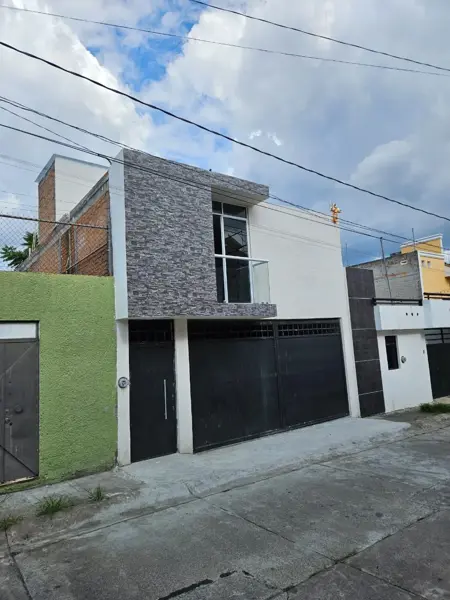 Casa en venta en Los Manantiales de Morelia, Morelia — foto 2 de 43
