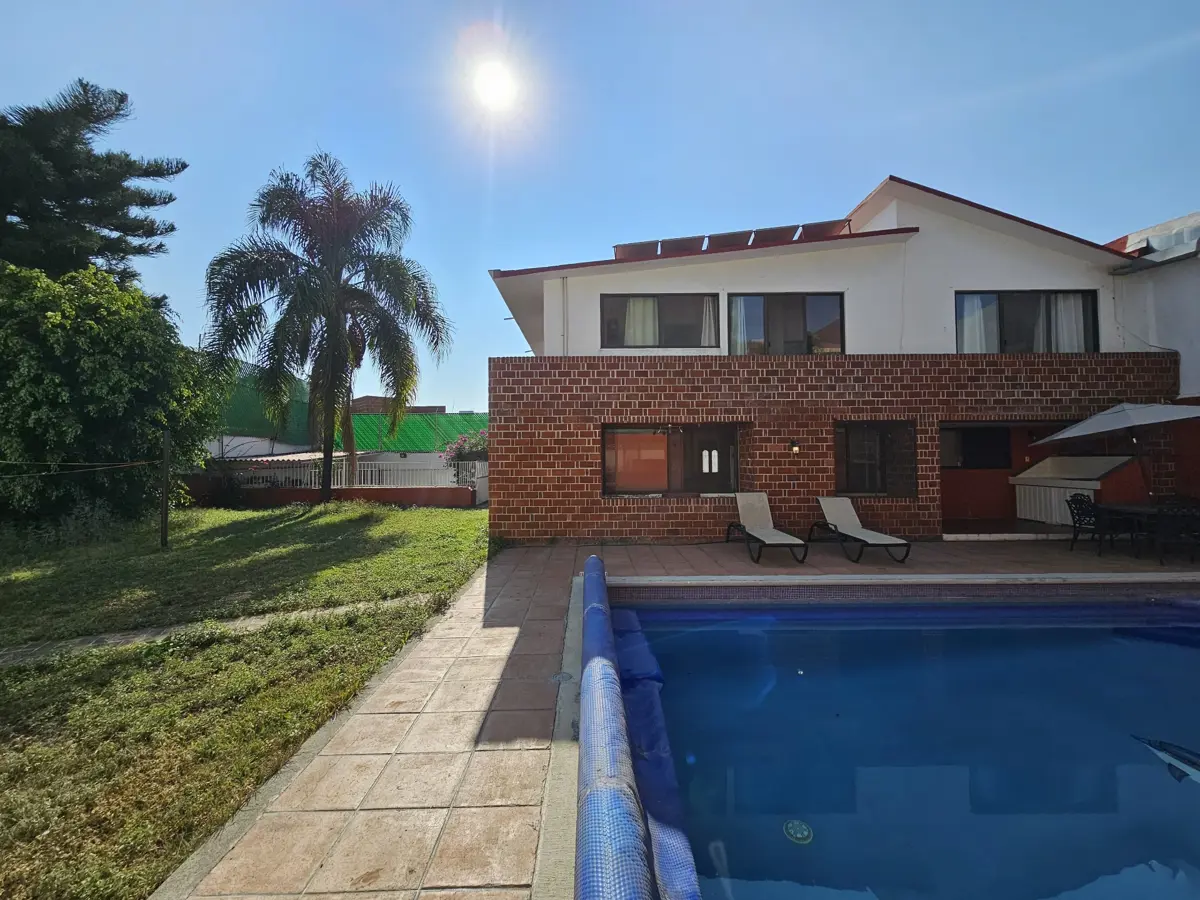 Casa en venta en Lomas de Tetela, Cuernavaca — foto 1 de 46