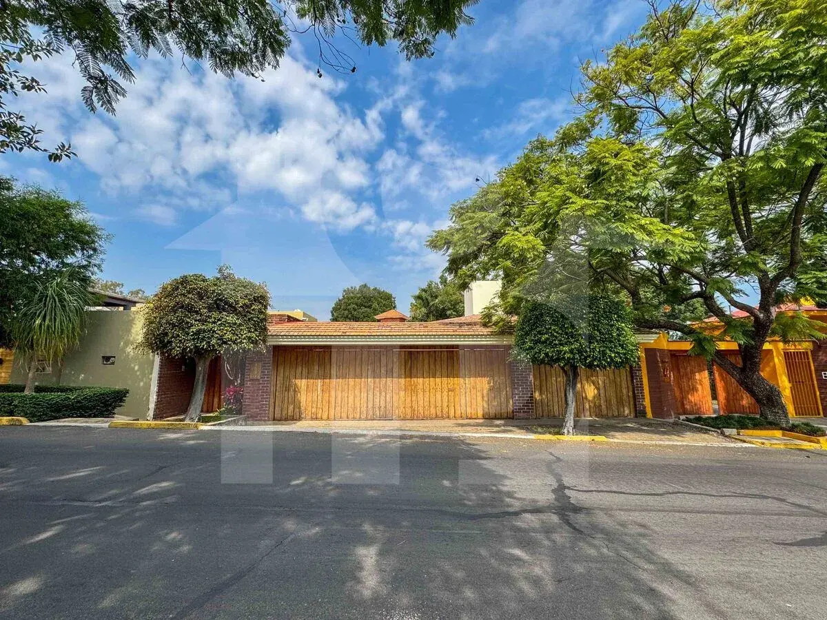 Casa en venta en Lomas Del Valle, Zapopan — foto 1 de 20