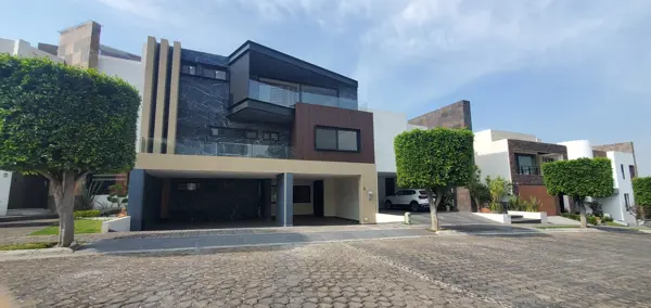 Casa en Lomas de Angelópolis II, San Andrés Cholula, Puebla