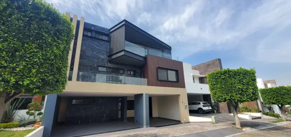 Casa en venta en Lomas de Angelópolis II, San Andrés Cholula — foto 3 de 57