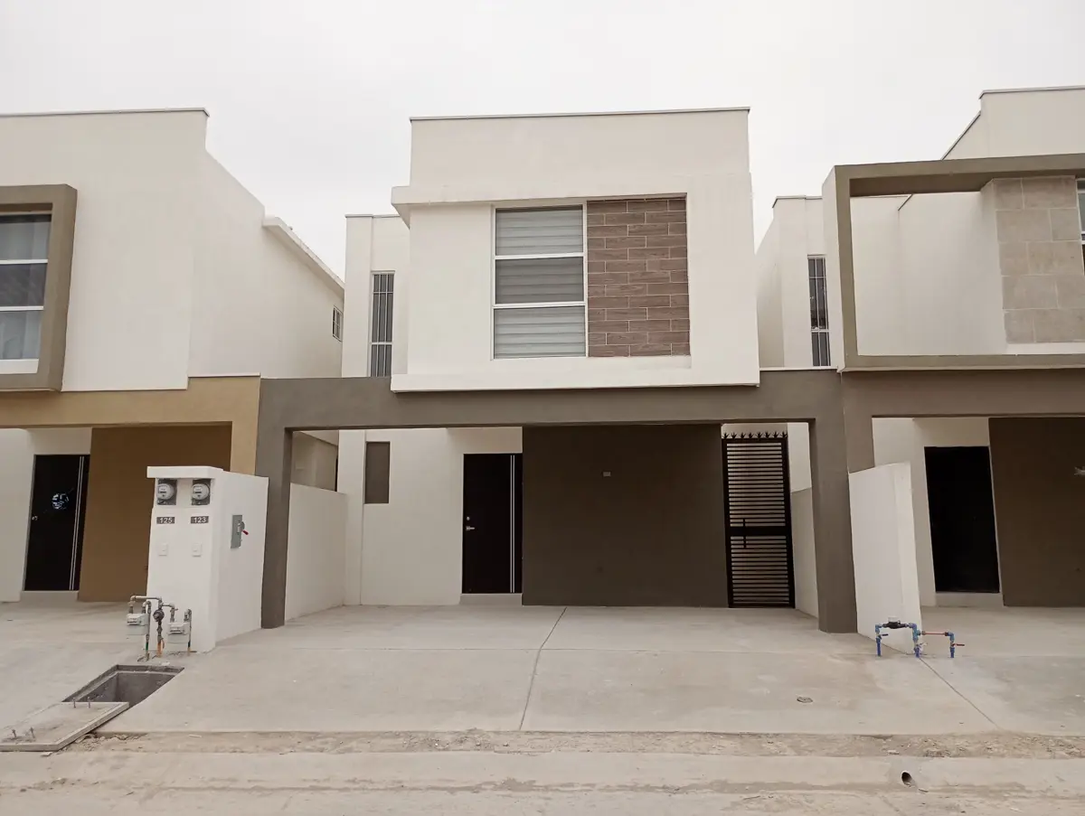 Casa en renta en Santa María, García — foto 1 de 11