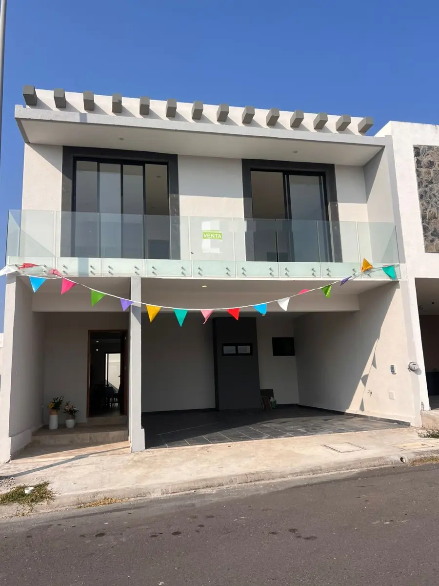 Casa en venta en Lomas de la Rioja, Alvarado — foto 1 de 10