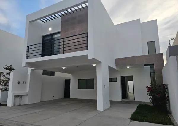 Casa en venta en Los Viñedos, Torreón — foto 2 de 44