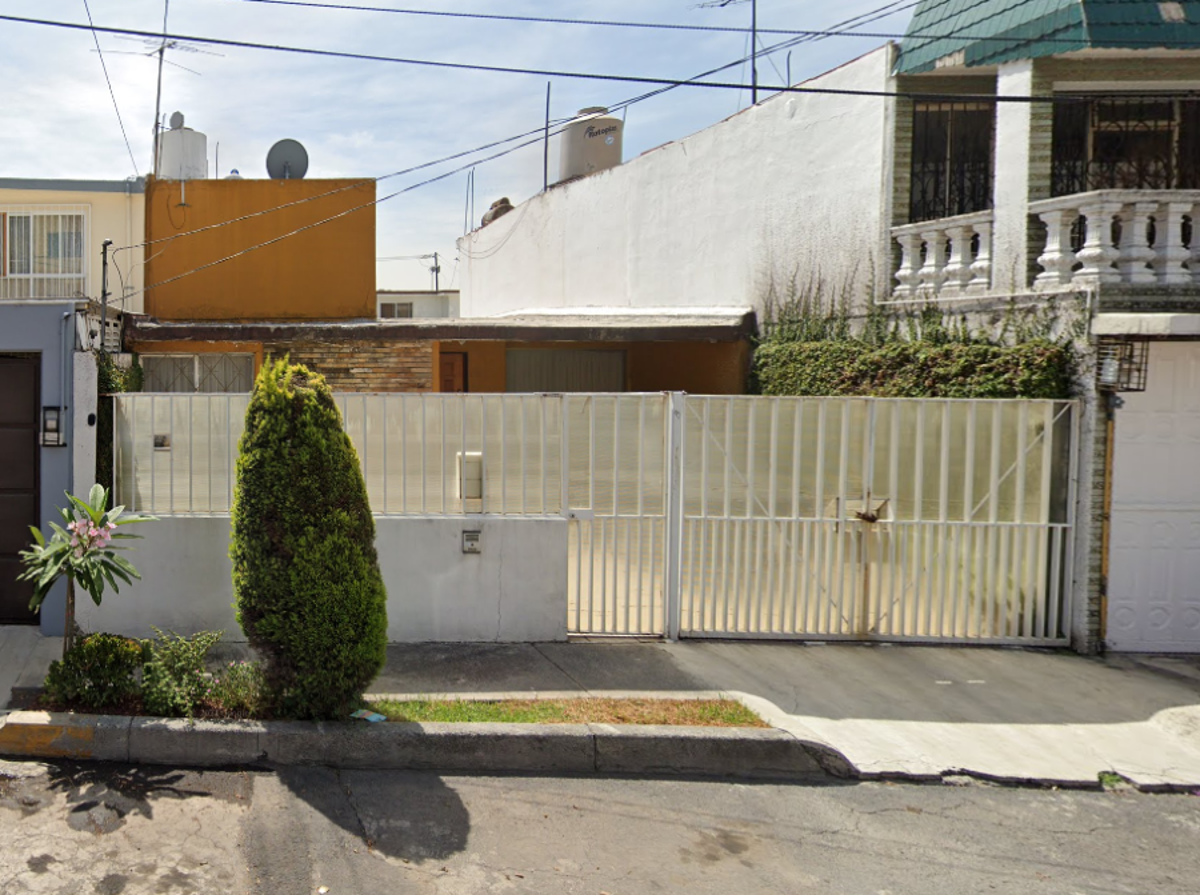 Casa en venta en Prados del Rosario, Azcapotzalco — foto 1 de 26