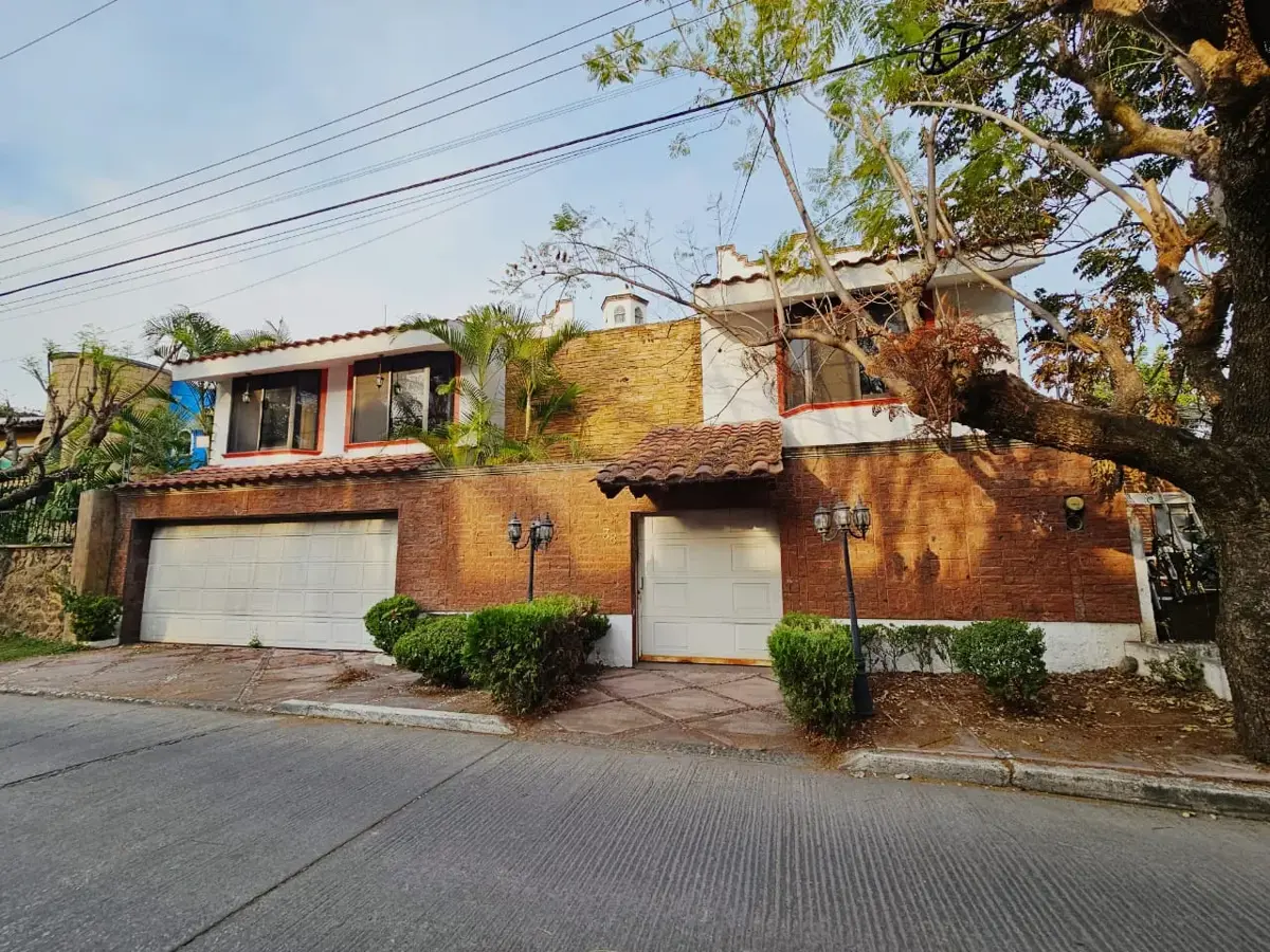 Casa en venta en Los Pinos Jiutepec, Jiutepec — foto 1 de 18
